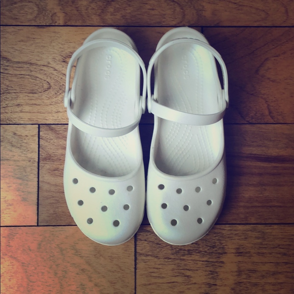 NWOB White Mary Jane Crocs size 8W (wide)